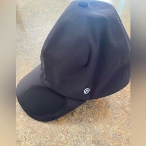 Lululemon black hat